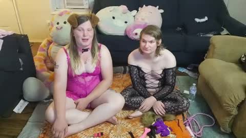 puppygirllovestobeg online show from July 15, 5:23 am
