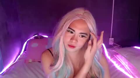 qt_luna18 online show from June 18, 9:14 am