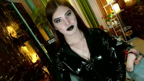 Kendal  online here from 6am-3pm philippine time online show from June 13, 2:55 am