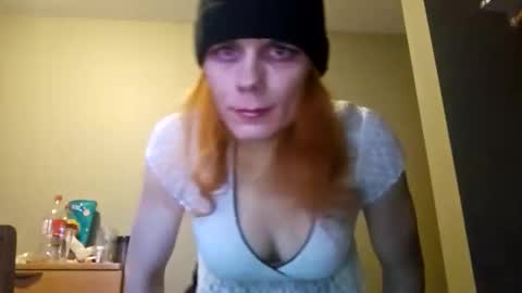 queenbitchholly online show from December 17, 1:33 am