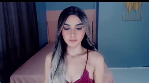 queenemeraldts online show from September 30, 3:17 am