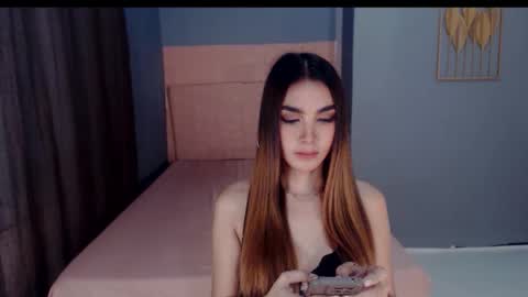 queenemeraldts online show from November 21, 2:34 am