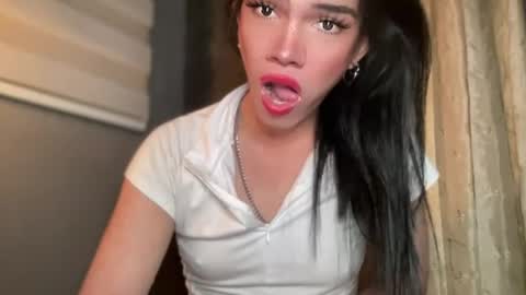 QUEEN online show from June 23, 2:14 pm