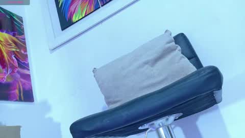quuen_valery online show from June 8, 3:07 am