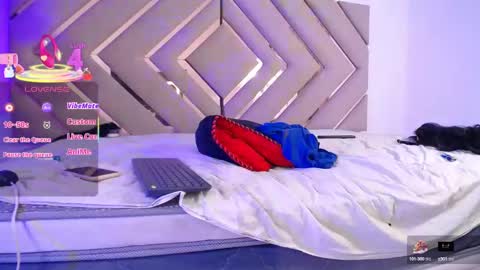 RAVEN FOXTER online show from March 7, 8:14 pm