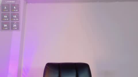 Isaindepent model online show from March 24, 6:40 am