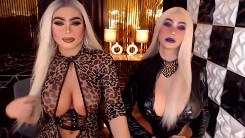 ravenmystiquex online show from May 27, 9:50 am