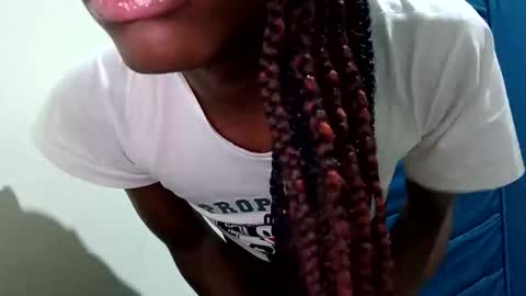 Tu mami Rebecca online show from June 9, 1:27 am