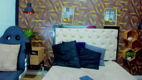 reed_kitty online show from November 8, 11:54 am