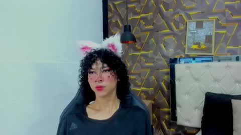 reed_kitty online show from November 26, 1:35 pm