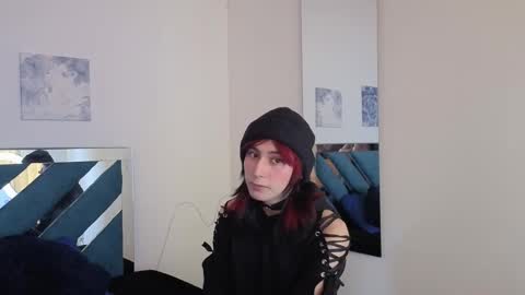 Snapshot of reiv_femboy chatting on October 22, 6:54 pm reiv_femboy online show from October 22, 6:54 pm