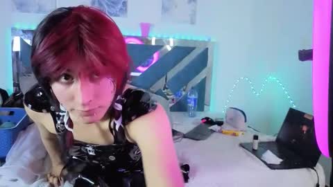 Snapshot of reiv_femboy chatting on October 27, 2:30 am reiv_femboy online show from October 27, 2:30 am