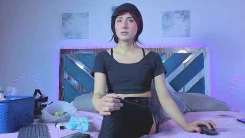 reiv_femboy online show from November 4, 1:49 am