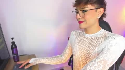 reneepaz online show from July 22, 7:07 pm