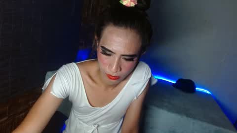 rhianesassy online show from December 14, 1:39 am