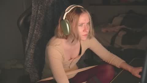 Snapshot of rickisanchez chatting on February 23, 9:48 pm RickiSanchez online show from February 23, 9:48 pm