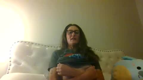 robin_ho_ online show from December 15, 2:30 am