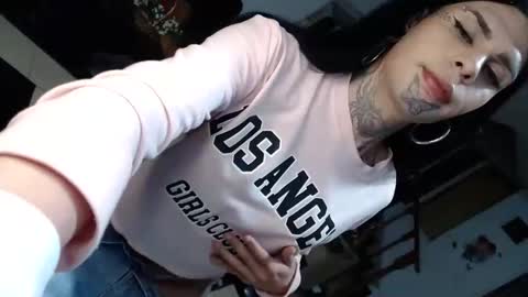 herreraisa offical online show from February 17, 5:25 am