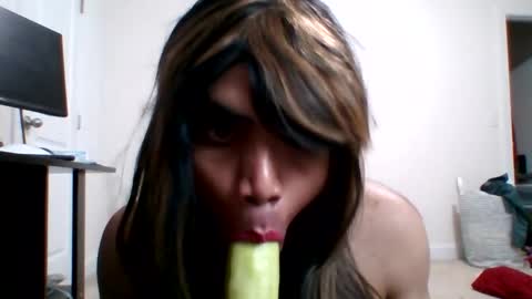 rovie1995 online show from June 5, 7:03 am