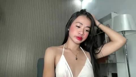 roweena online show from May 15, 12:13 pm