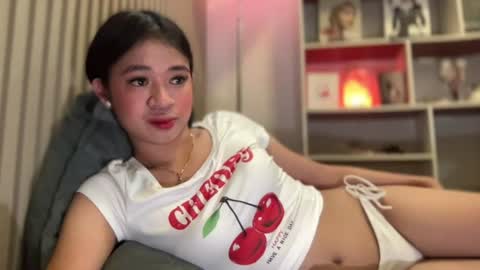 roweena online show from June 16, 3:47 pm