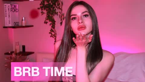 Roxy online show from April 2, 1:42 pm