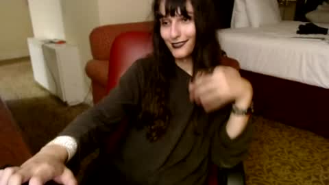sabinewinters online show from June 25, 4:21 am