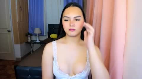 sabrina_hilson online show from July 18, 9:27 am