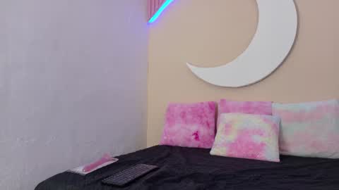 samanthalaurent online show from June 13, 2:55 am
