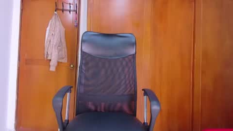 samirths_boy_ online show from July 15, 7:52 pm