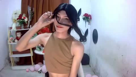 sampakera_ online show from July 11, 7:29 pm