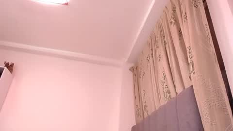 sara_johnson__ online show from April 17, 1:52 am