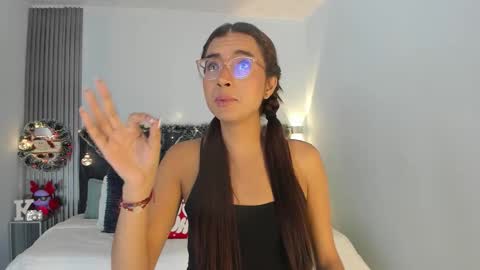 Sara online show from November 16, 7:13 pm