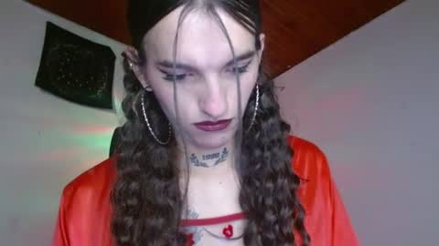 scarlet online show from June 18, 12:43 pm