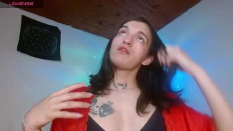 scarlet online show from July 20, 1:24 pm