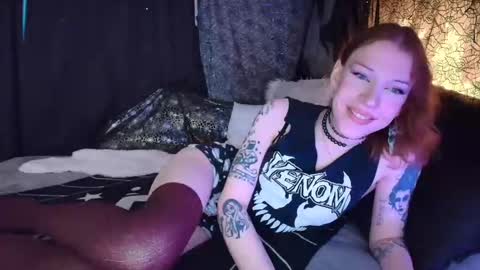 Sarah Bones online show from January 22, 7:45 pm