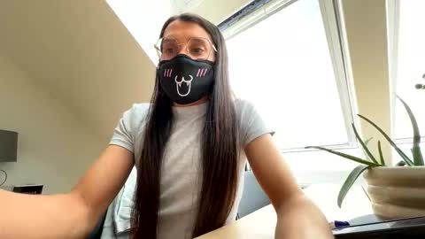 Nip online show from May 4, 2:33 pm