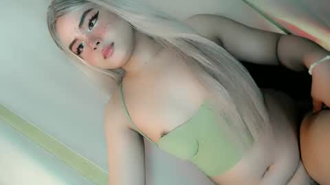 kwen online show from March 26, 5:05 pm