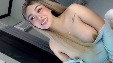 Chloe online show from February 24, 11:52 pm