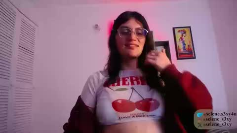 selene_s3xy online show from March 18, 12:12 am