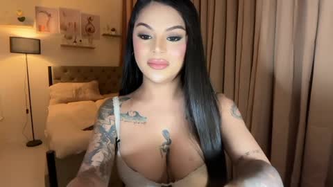 tan online show from May 22, 9:00 pm