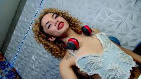 Snapshot of sexyhotbabe18 chatting on February 13, 4:50 pm sexyhotbabe18 online show from February 13, 4:50 pm