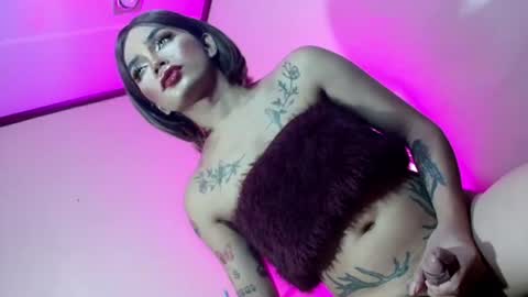 sexyhotbabe18 online show from June 30, 10:32 pm