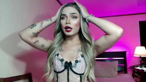 sexyhotbabe18 online show from August 2, 10:31 pm