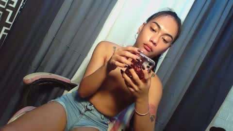 Snapshot of sexylovesappira chatting on December 28, 3:59 pm maxine online show from December 28, 3:59 pm