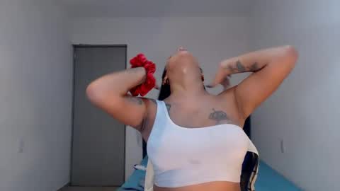 Natalia Duran online show from June 21, 6:00 pm