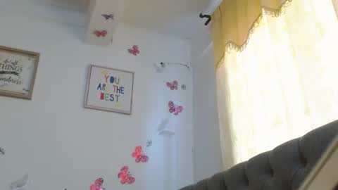 Venus Independent Model online show from June 13, 5:24 pm