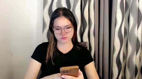 SHAKEENA online show from February 9, 12:30 pm