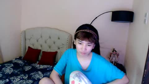 SHANTA FOX  s online show from June 19, 1:32 am