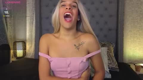 Shantal Jones online show from November 11, 9:27 pm